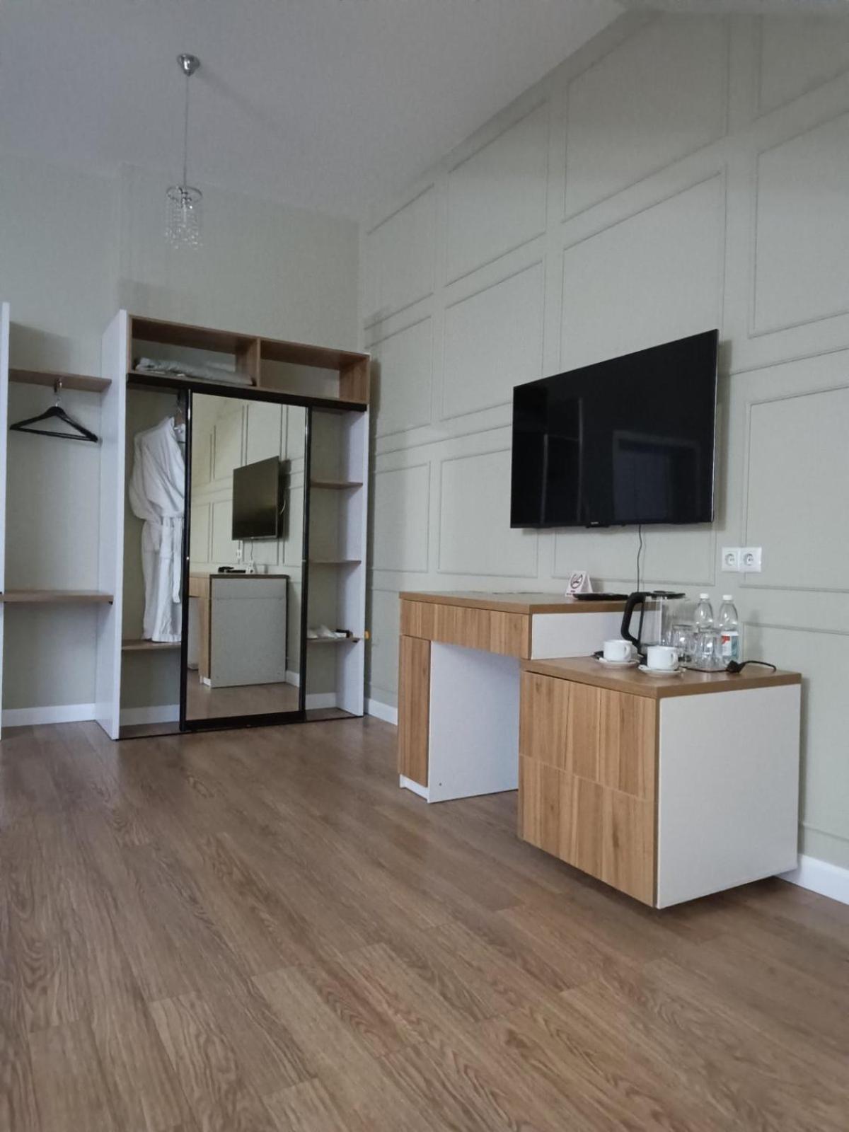 Gosudar Hotel Kropyvnyc'kyj Esterno foto