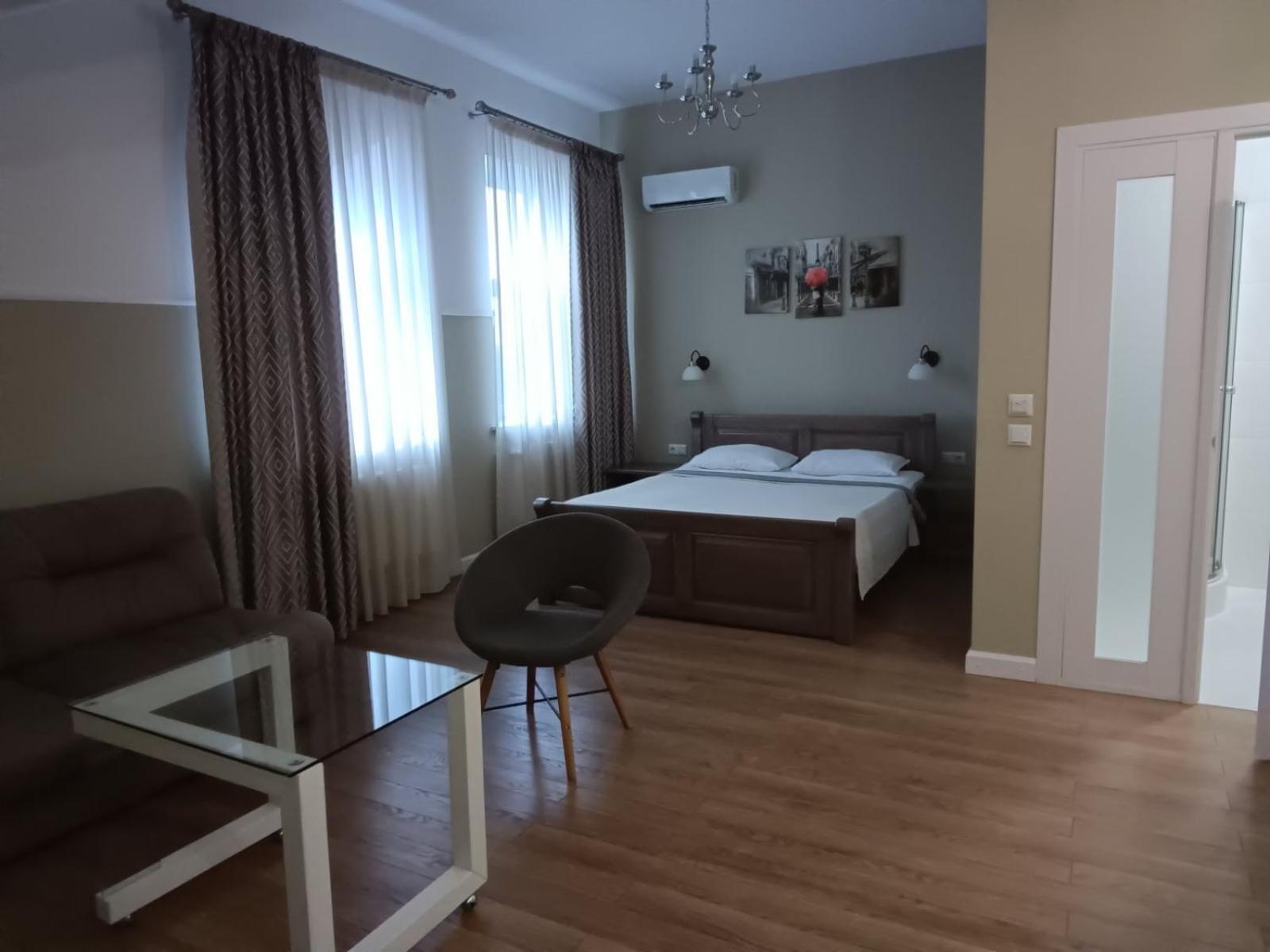 Gosudar Hotel Kropyvnyc'kyj Esterno foto