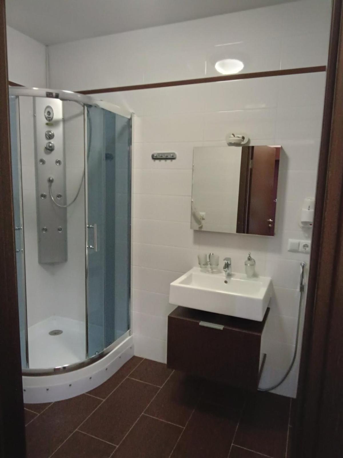 Gosudar Hotel Kropyvnyc'kyj Esterno foto
