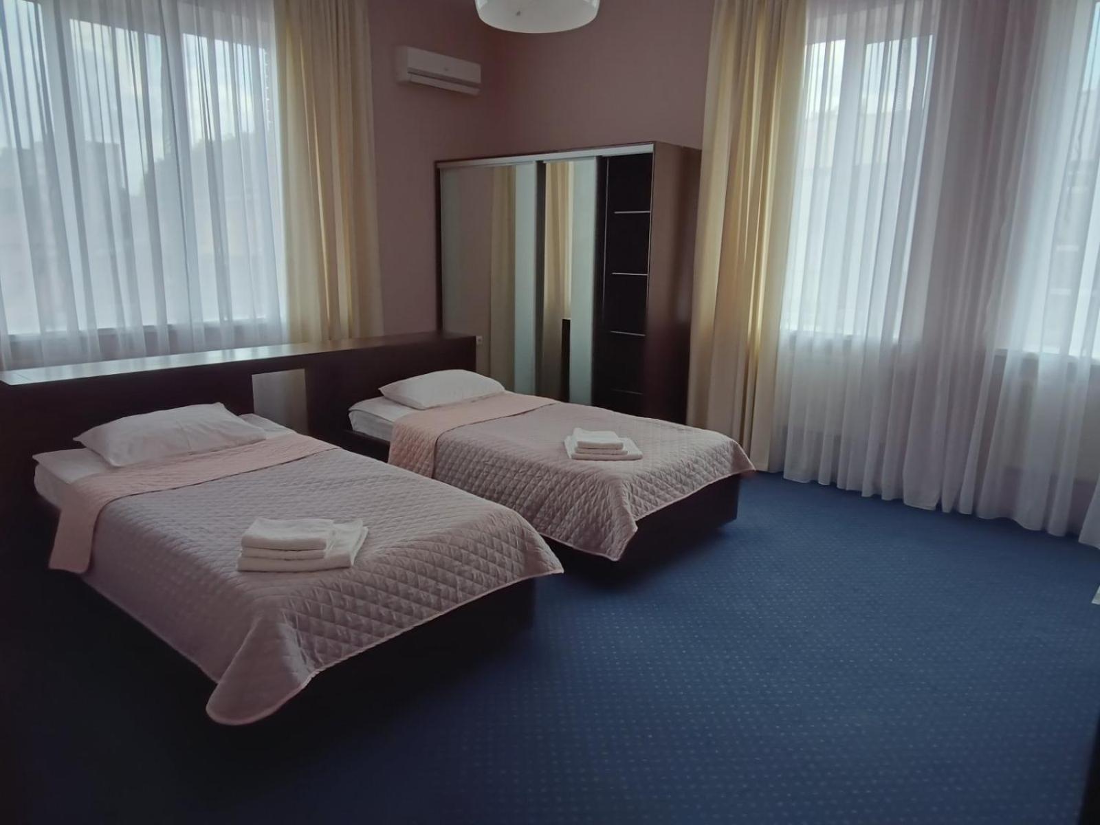 Gosudar Hotel Kropyvnyc'kyj Esterno foto