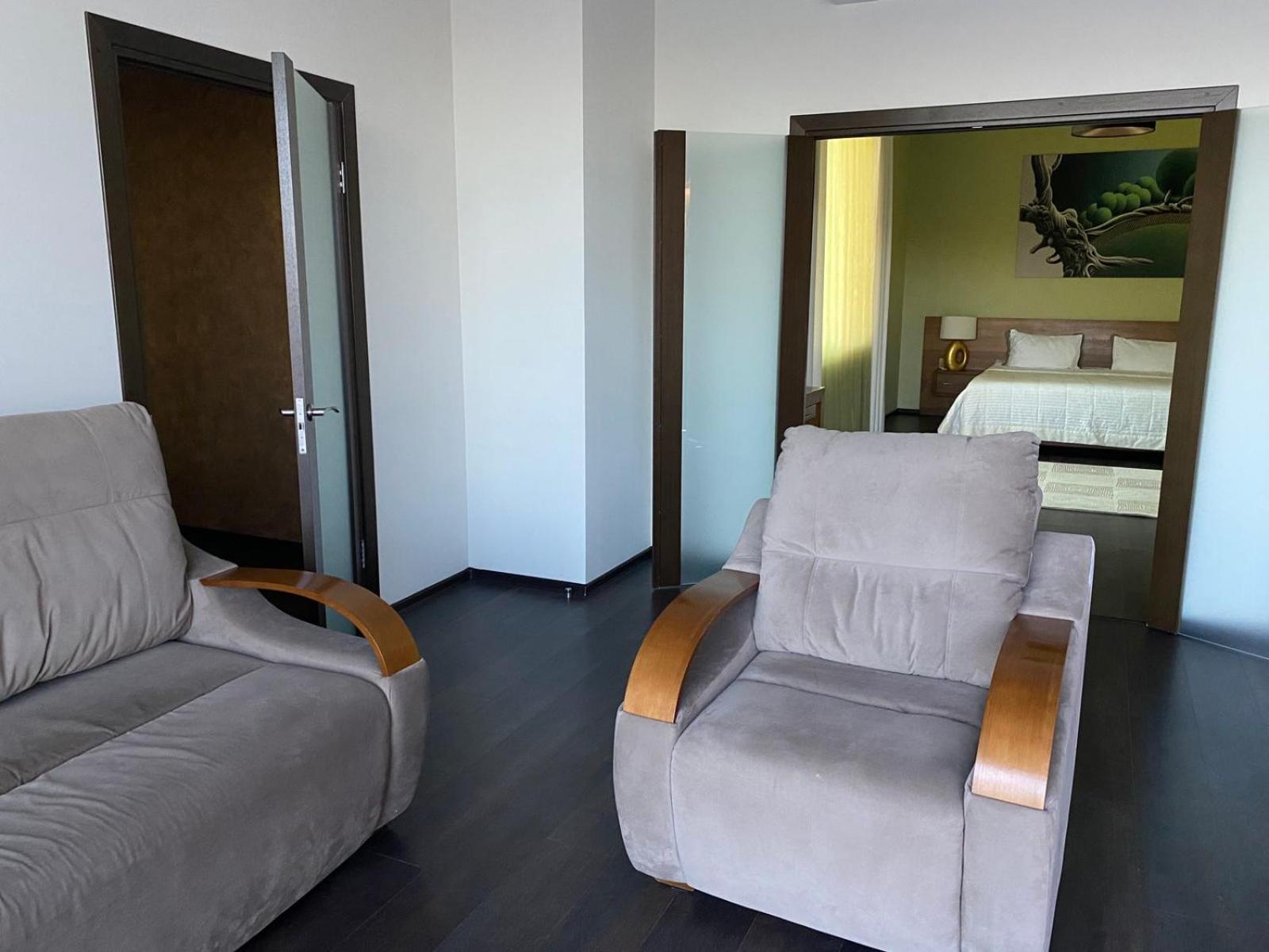 Gosudar Hotel Kropyvnyc'kyj Esterno foto