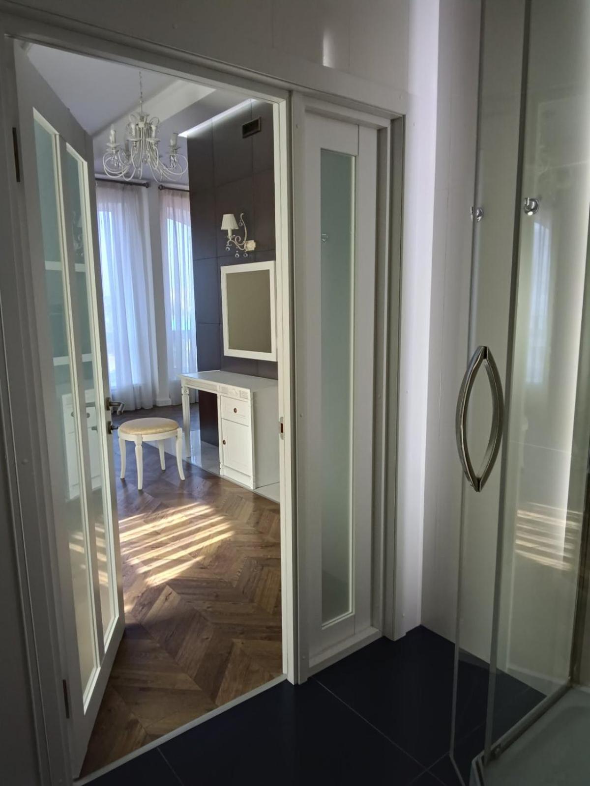 Gosudar Hotel Kropyvnyc'kyj Esterno foto